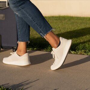 ✨ NWT Kizik Lima Women’s Sneakers – White – Size 7 W (Wide) ✨